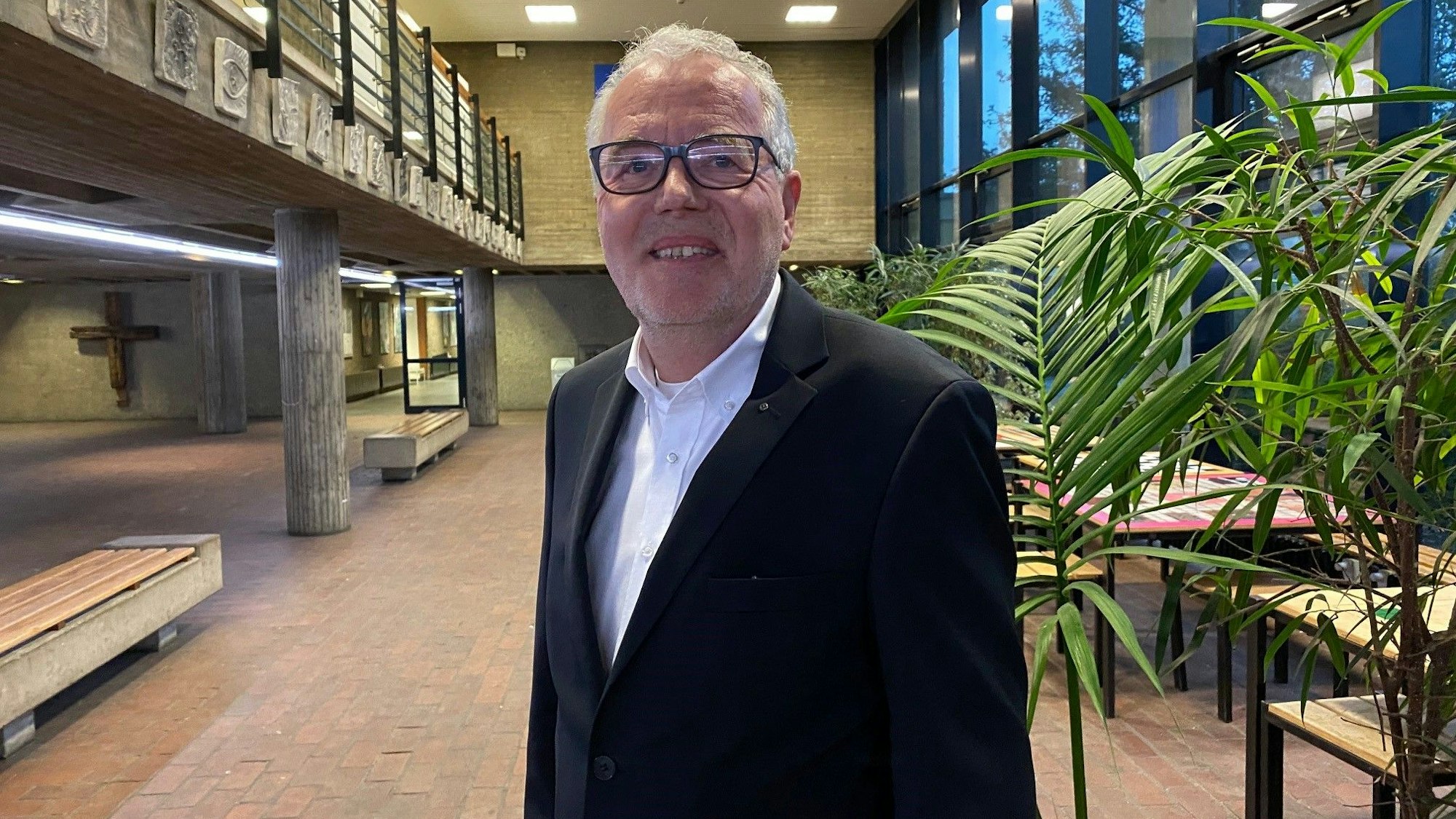 Zu sehen ist Dieter Dahmen.