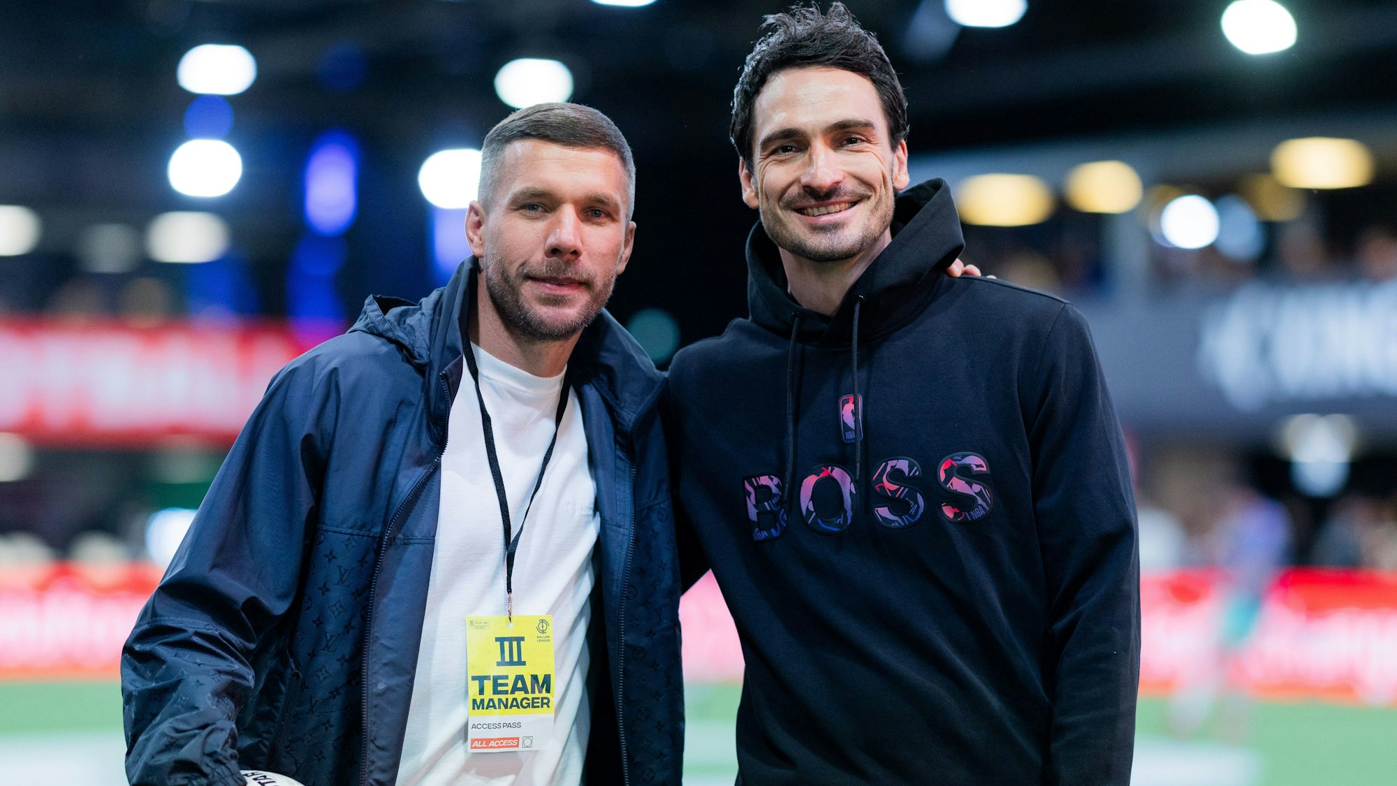 Hallen-Fußball in Köln: Lukas Podolski und Mats Hummels sind Präsidenten der „Baller League“.
