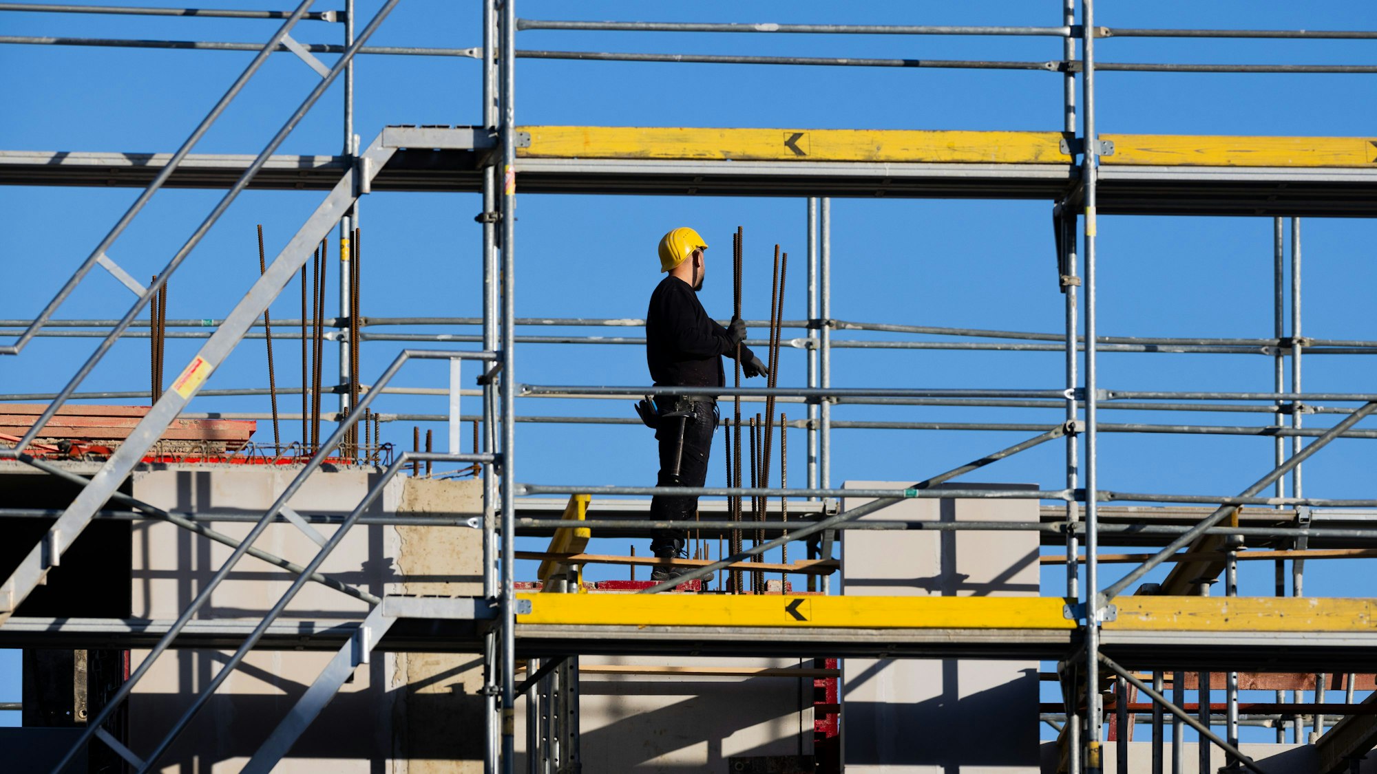Mietwohnungen werden im Kölner Stadtteil Ehrenfeld gebaut.