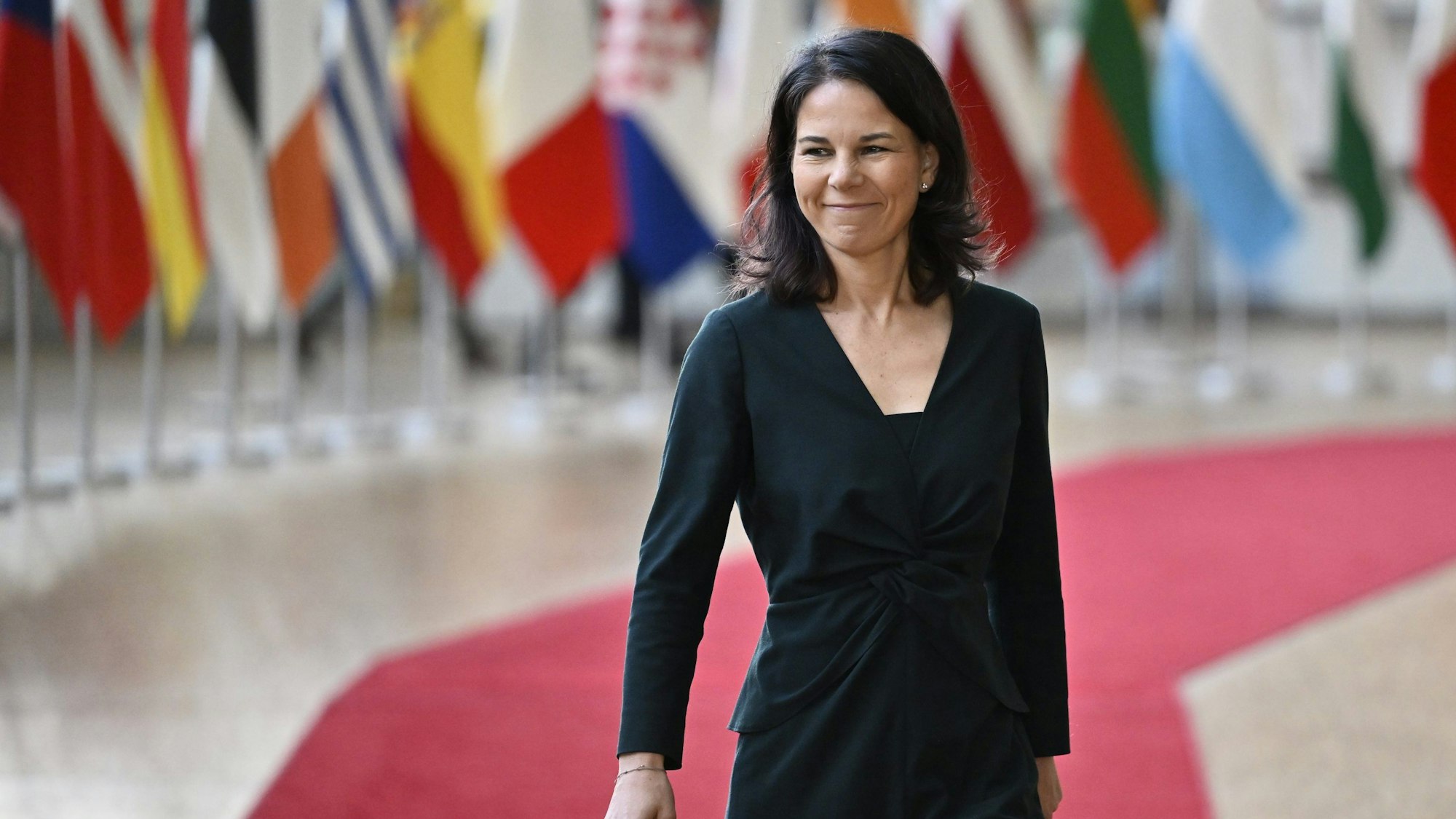 Annalena Baerbock (Bündnis 90/Die Grünen), Außenministerin von Deutschland, trifft zu einem informellen Treffen der EU-Außenminister ein