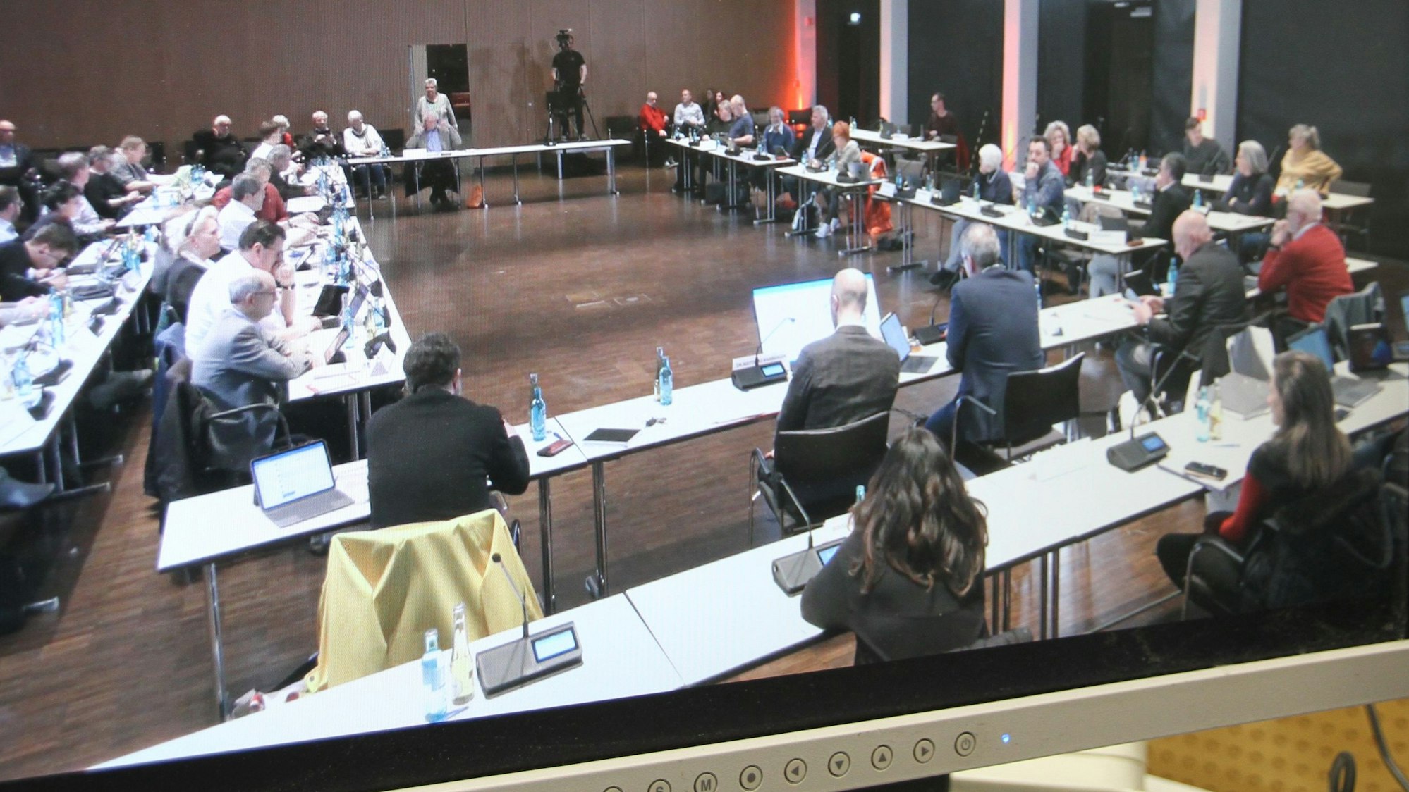 Screenshot einer Ratssitzung von einem PC