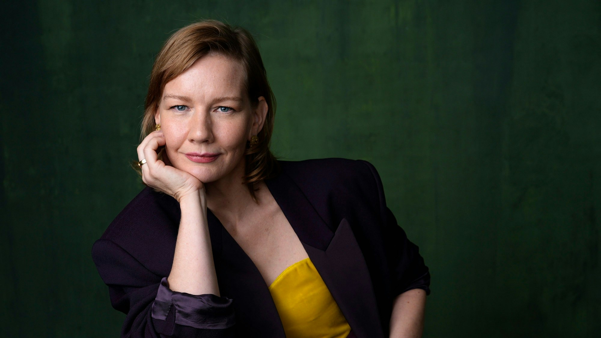 dpatopbilder - 12.02.2024, USA, Beverly Hills: Sandra Hüller posiert für ein Porträt während des «Nominees Luncheon» im Beverly Hilton Hotel.