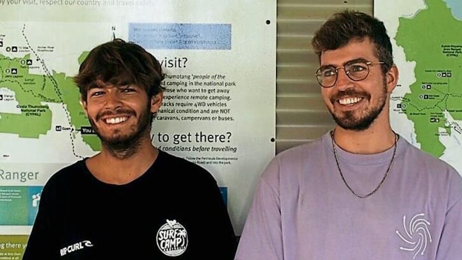 Die Deutschen Philipp Maier (l.) und Marcel Schöne haben sich eine Woche zu Fuß durchs australische Outback geschlagen.