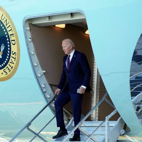 Joe Biden, Präsident der USA, kommt auf dem internationalen Flughafen von San Francisco an.