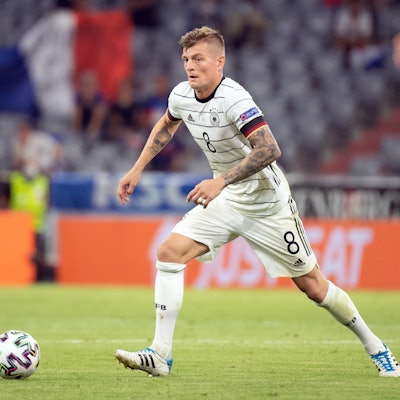 Regisseur kehrt zurück: Toni Kroos von Real Madrid will zur Europameisterschaft wieder im Dress der Nationalmannschaft auflaufen. (Archivbild)