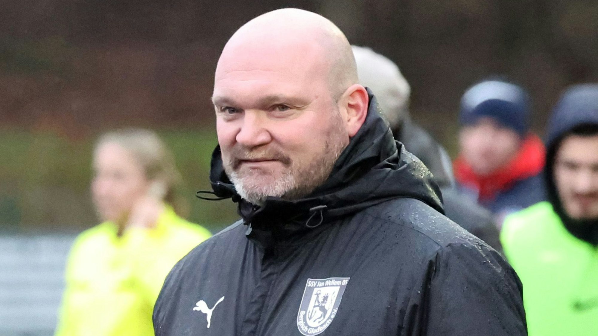 Alexander Voigt bei seinem Debüt in der Jacke vom SSV Jan Wellem