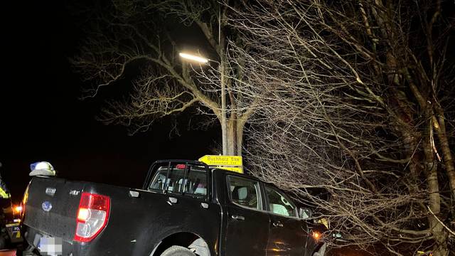 Bei einem Unfall an der Kreuzung Krautscheider Straße/Bundesstraße 8 bei Wasserheß sind zwei Frauen verletzt worden.
