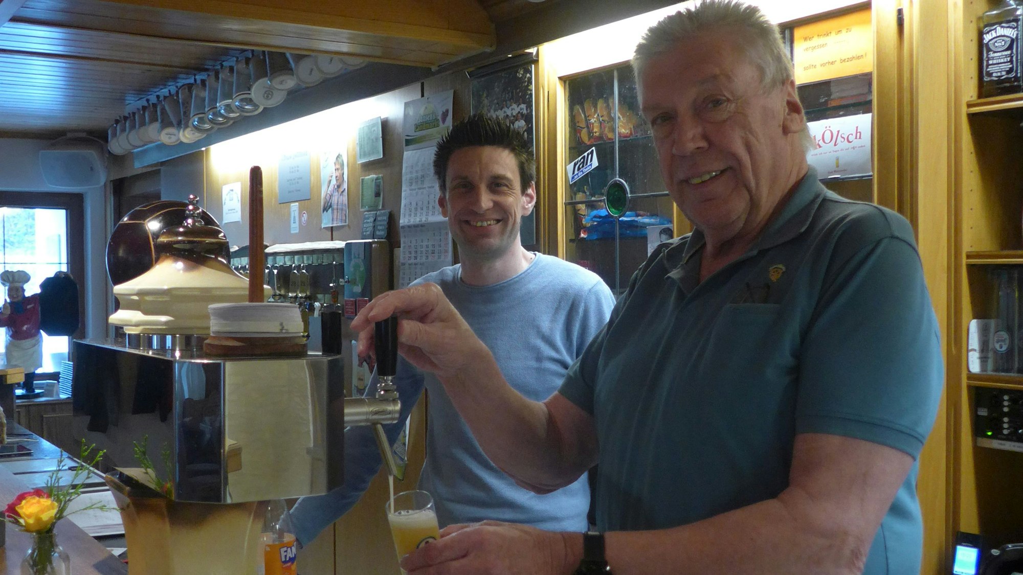 Vater Bruno (r.) und Sohn Christian Kapp leiten das Gasthaus am Mühlenberg in Vierbuchermühle/Waldbröl.