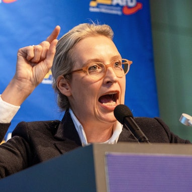 Alice Weidel, Bundessprecherin der AfD, spricht während des AfD-Landesparteitags im baden-württembergischen Rottweil zu Parteimitgliedern.