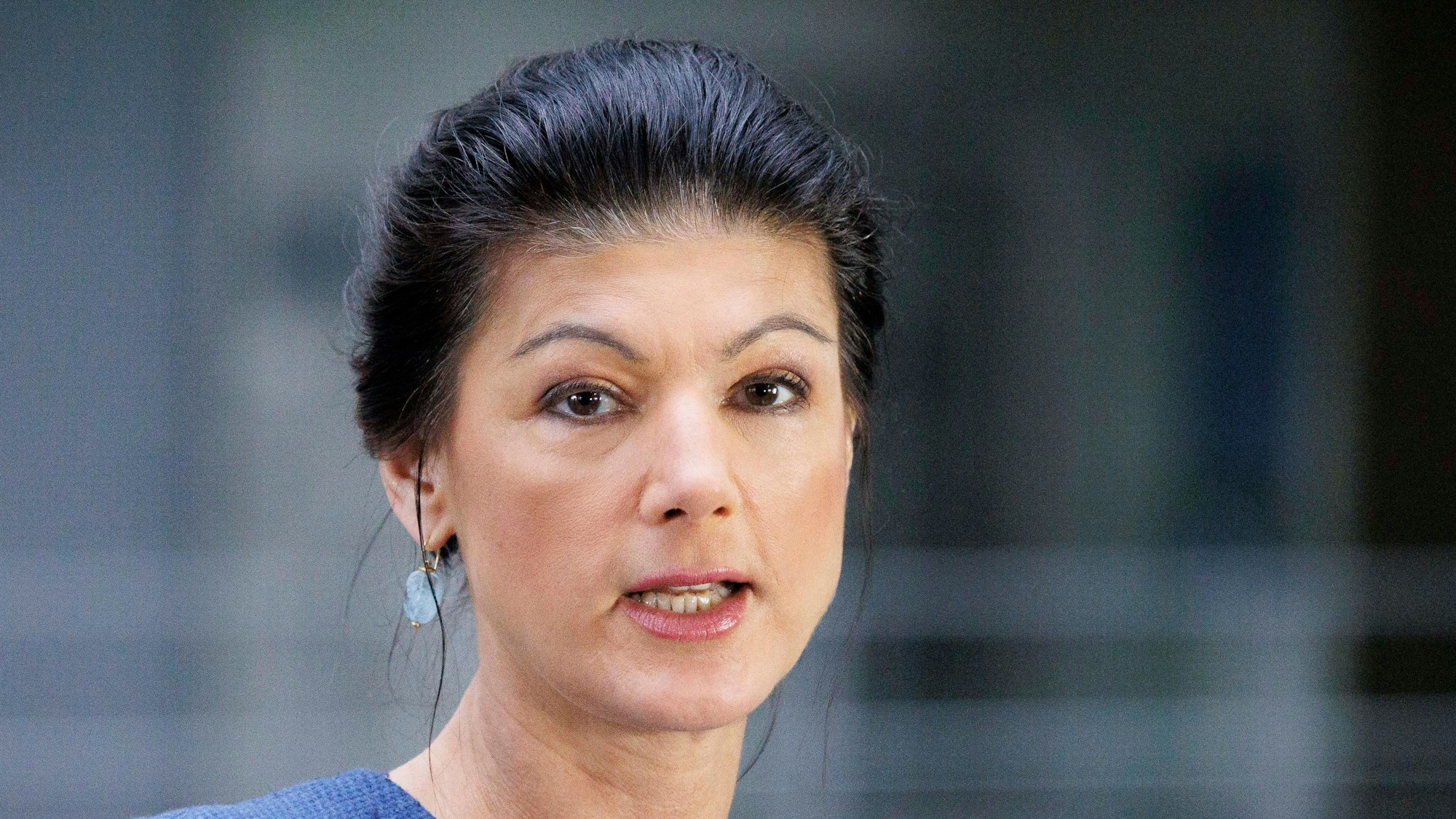 20.02.2024, Berlin: Sahra Wagenknecht, fraktionslos und Bundesvorsitzende vom Bündnis Sahra Wagenknecht (BSW), gibt ein Pressestatement im Paul-Löbe-Haus. Foto: Carsten Koall/dpa +++ dpa-Bildfunk +++