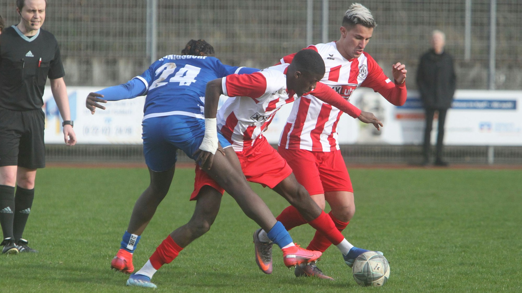 Benny Boboy (Mitte) und Adrian Asani.