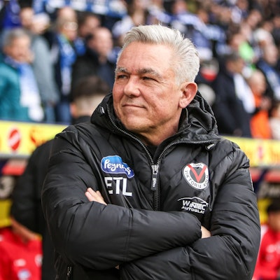 Fussball, 3.Liga Saison 2023/24 26.Spieltag MSV Duisburg - FC Viktoria Köln 17.02.2024, schauinsland-reisen-arena Olaf Janßen Trainer Köln Duisburg schauinsland-reisen-arena Nordrhein-Westfahlen Deutschland *** Sports, Football, 3 Liga Season 2023 24 26 Matchday MSV Duisburg FC Viktoria Köln 17 02 2024, schauinsland reisen arena Olaf Janßen Coach Köln Duisburg schauinsland reisen arena Nordrhein Westfahlen Germany