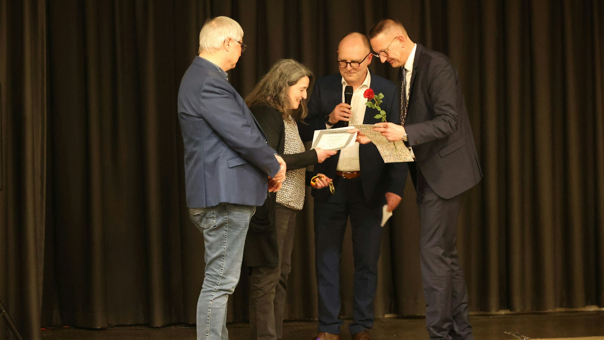 Ehrung Burscheider Sportlerin des Jahres 2023 : Sabine Schwand (Bogenschießen)