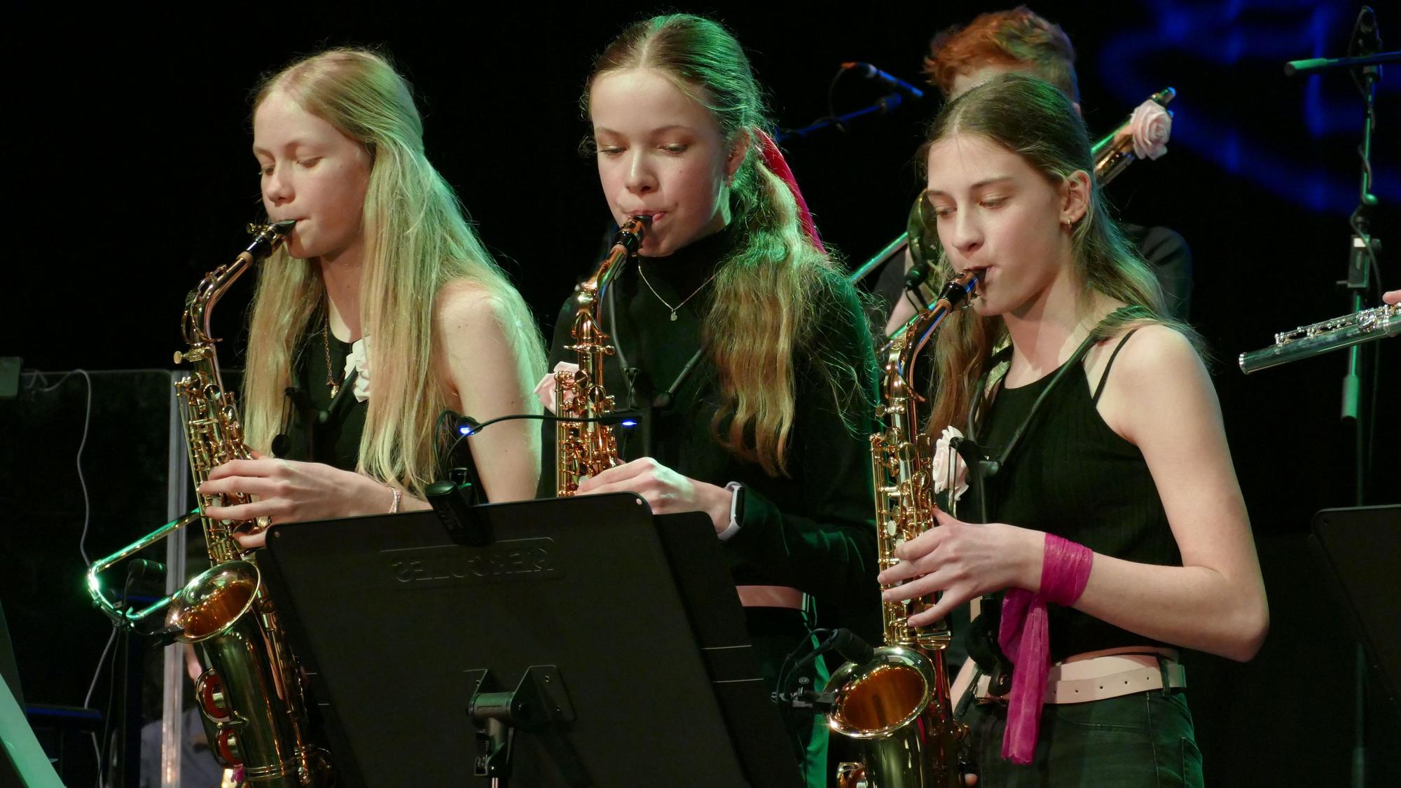 Die Junior Big Band spielte unter Anderem „Seven Nation Army“.