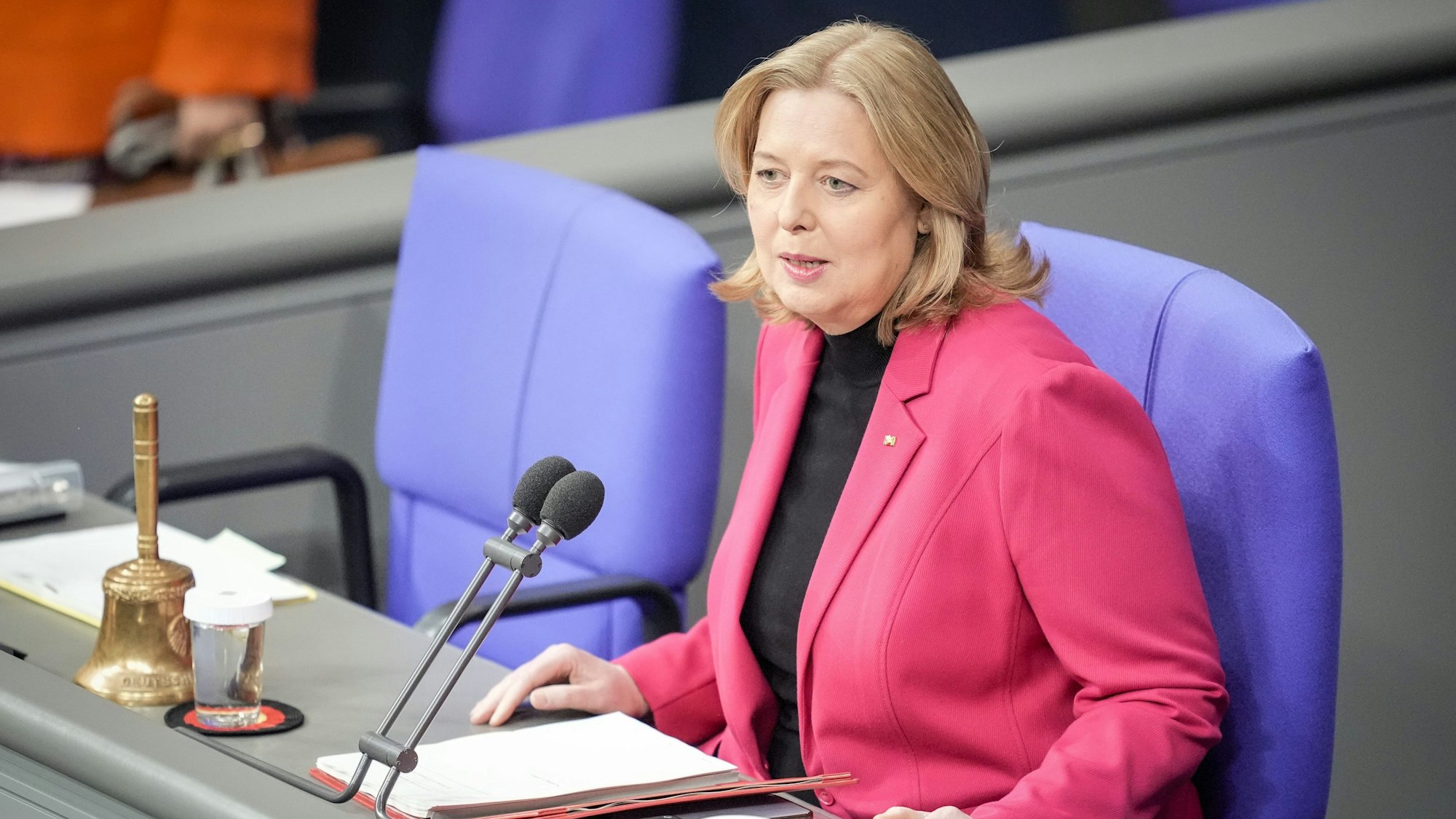 Bärbel Bas (SPD), Bundestagspräsidentin, spricht vor dem Deutschen Bundestag.