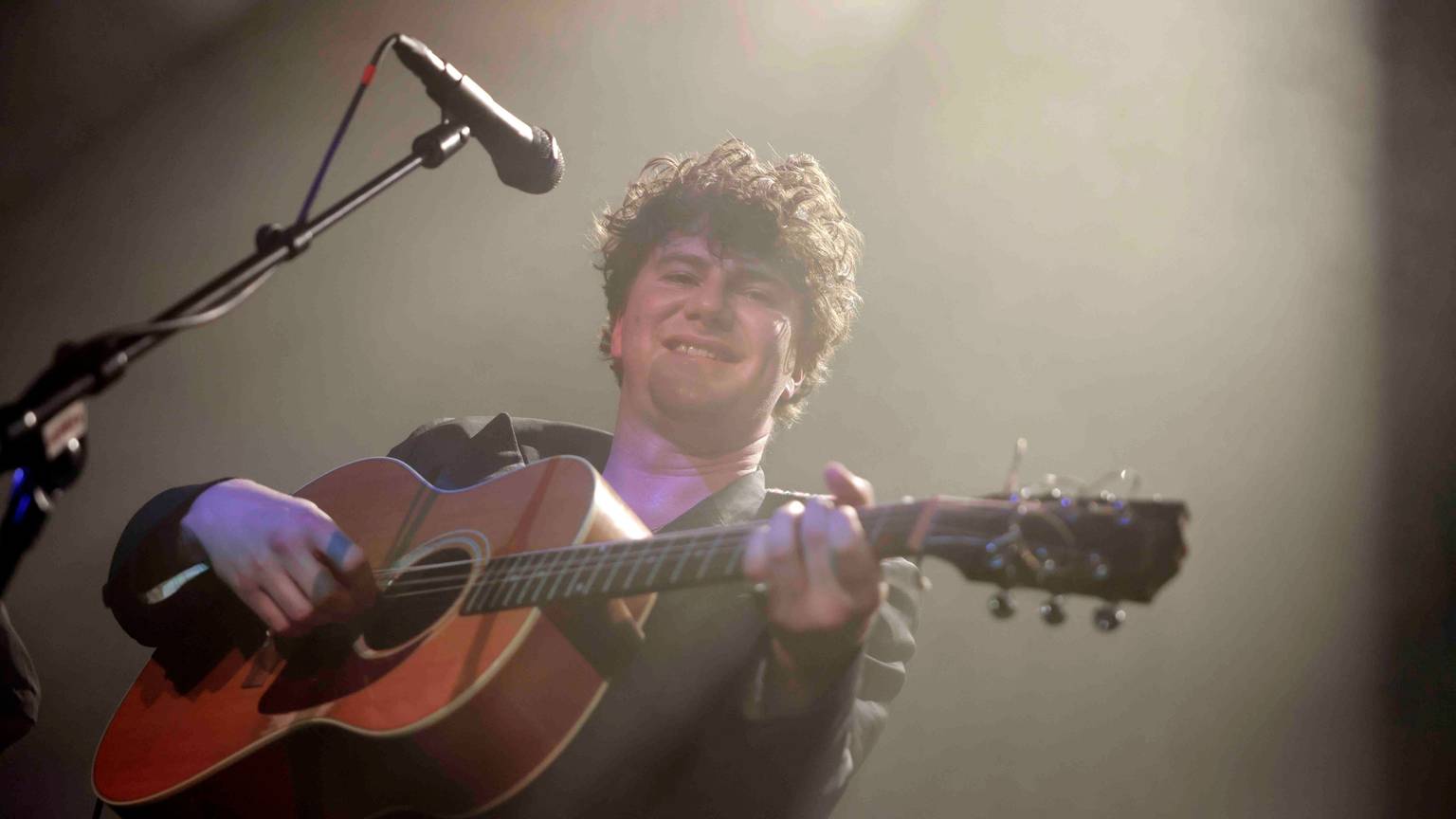 Faber (* 18. April 1993 in Zürich als Julian Pollina, Schweizer Singer-Songwriter)
"Addio"- Release-Tour
am 26. Februar 2024
im Gloria Theater