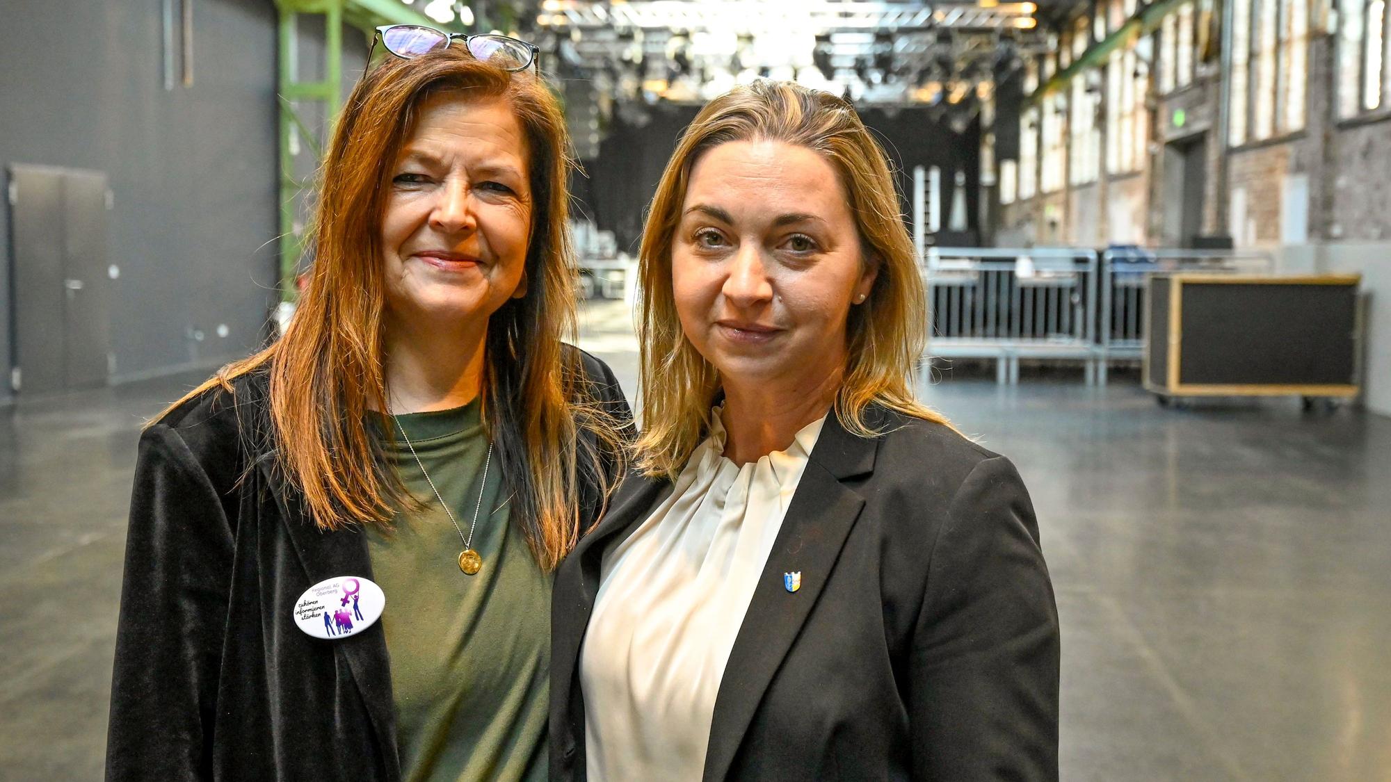Von links zu sehen die Gleichstellungsbeauftragten Carmen Munoz-Berz und Nina Sommer.