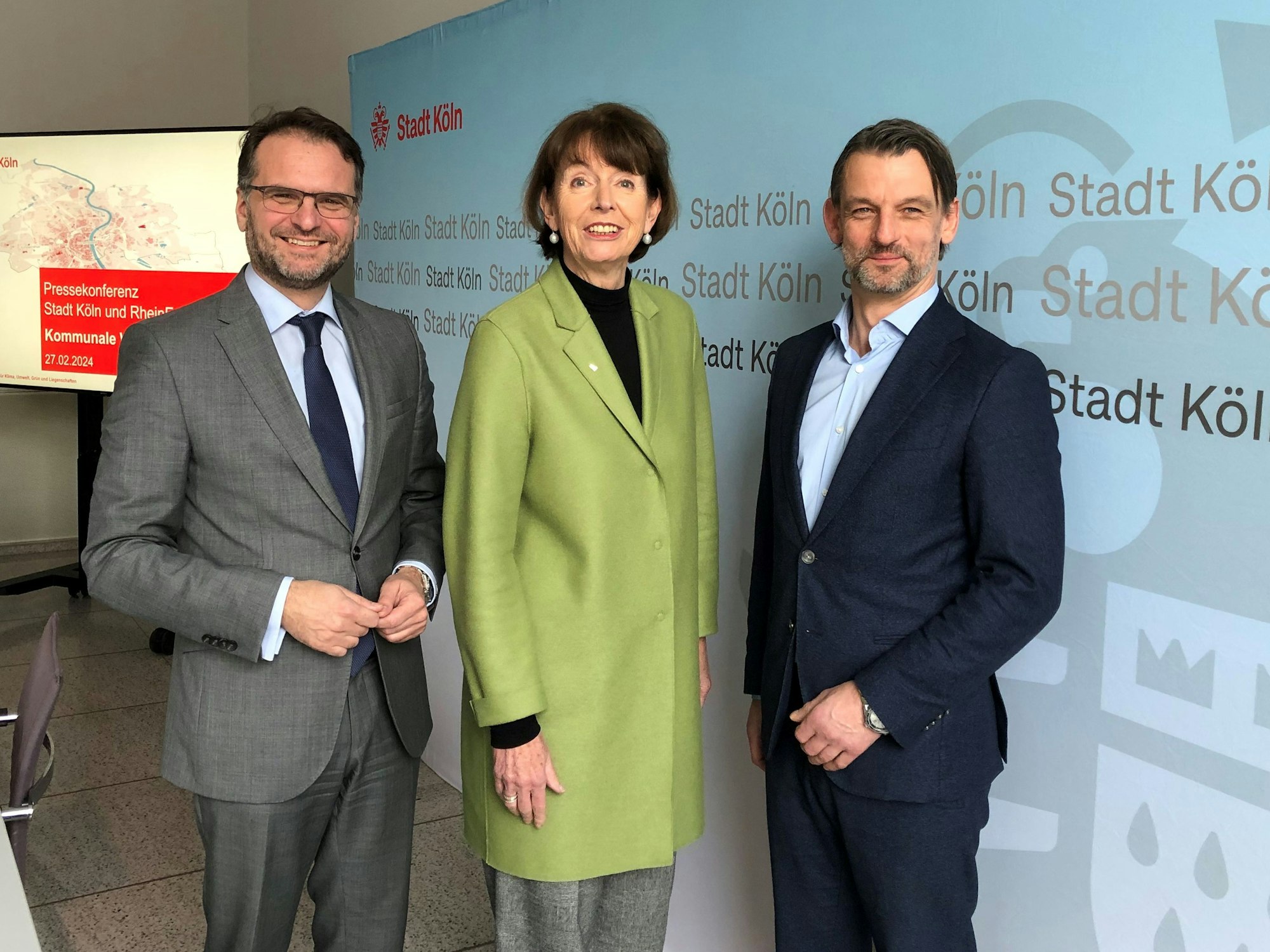Rheinenergie-Chef Andreas Feicht, Oberbürgermeisterin Henriette Reker und Klimadezernent William Wolfgramm (v. l.).
