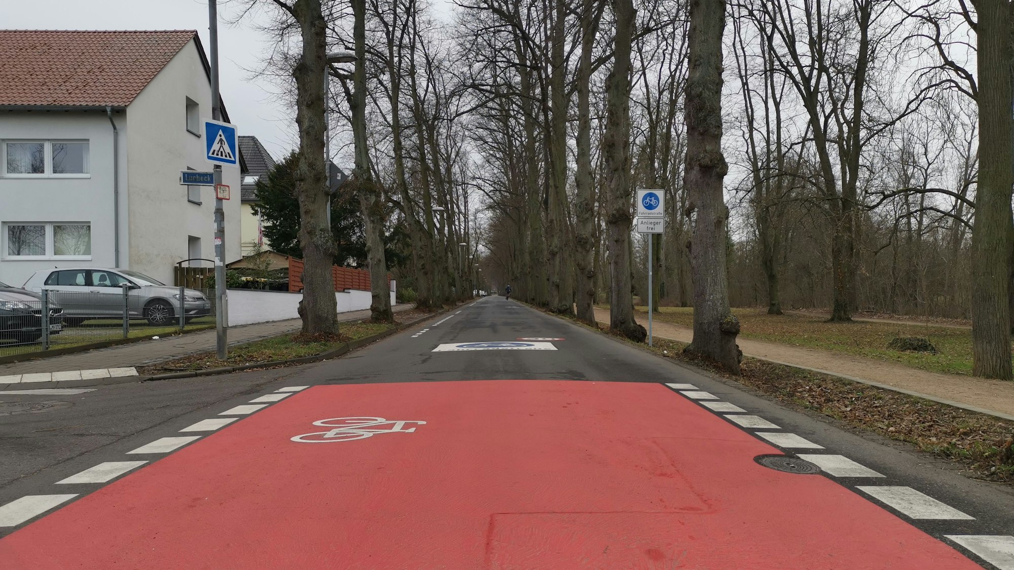Am Stadtpark war die Durchfahrt außer für Radfahrer nur noch für Anlieger erlaubt. Es wurden auch Knöllchen verteilt.