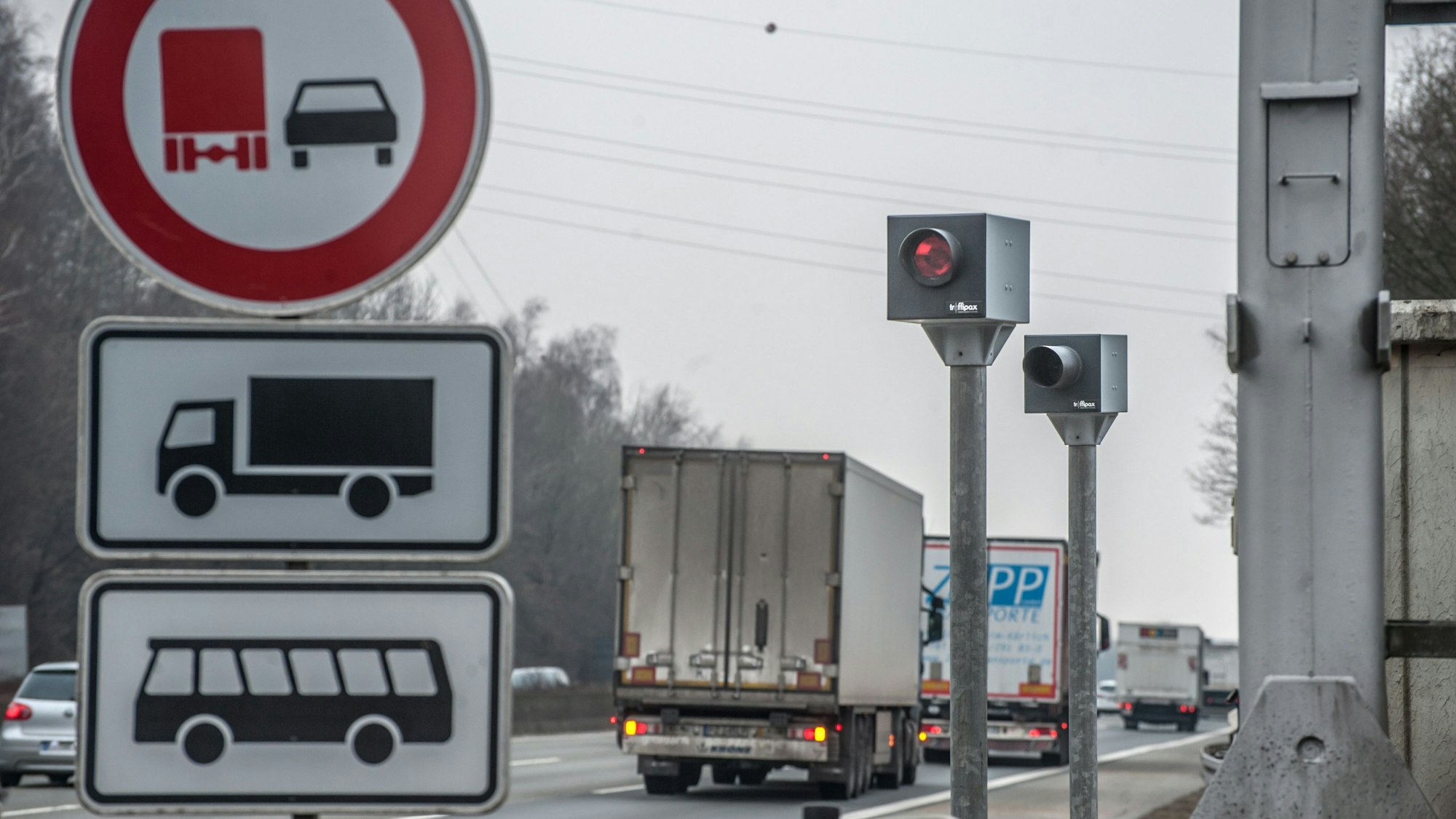 Die Geschwindigkeitsmessanlage an der A1 gibt es nicht mehr.