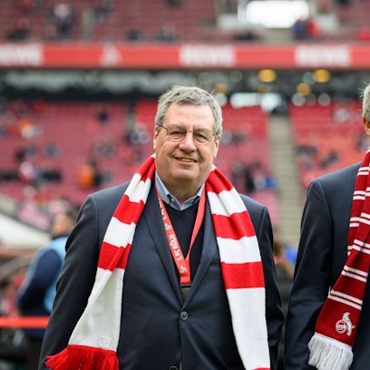 FC-Präsident Dr. Werner Wolf und der kaufmännische Geschäftsführer Philipp Türoff (rechts) bei einem Heimspiel im Rheinenergiestadion.