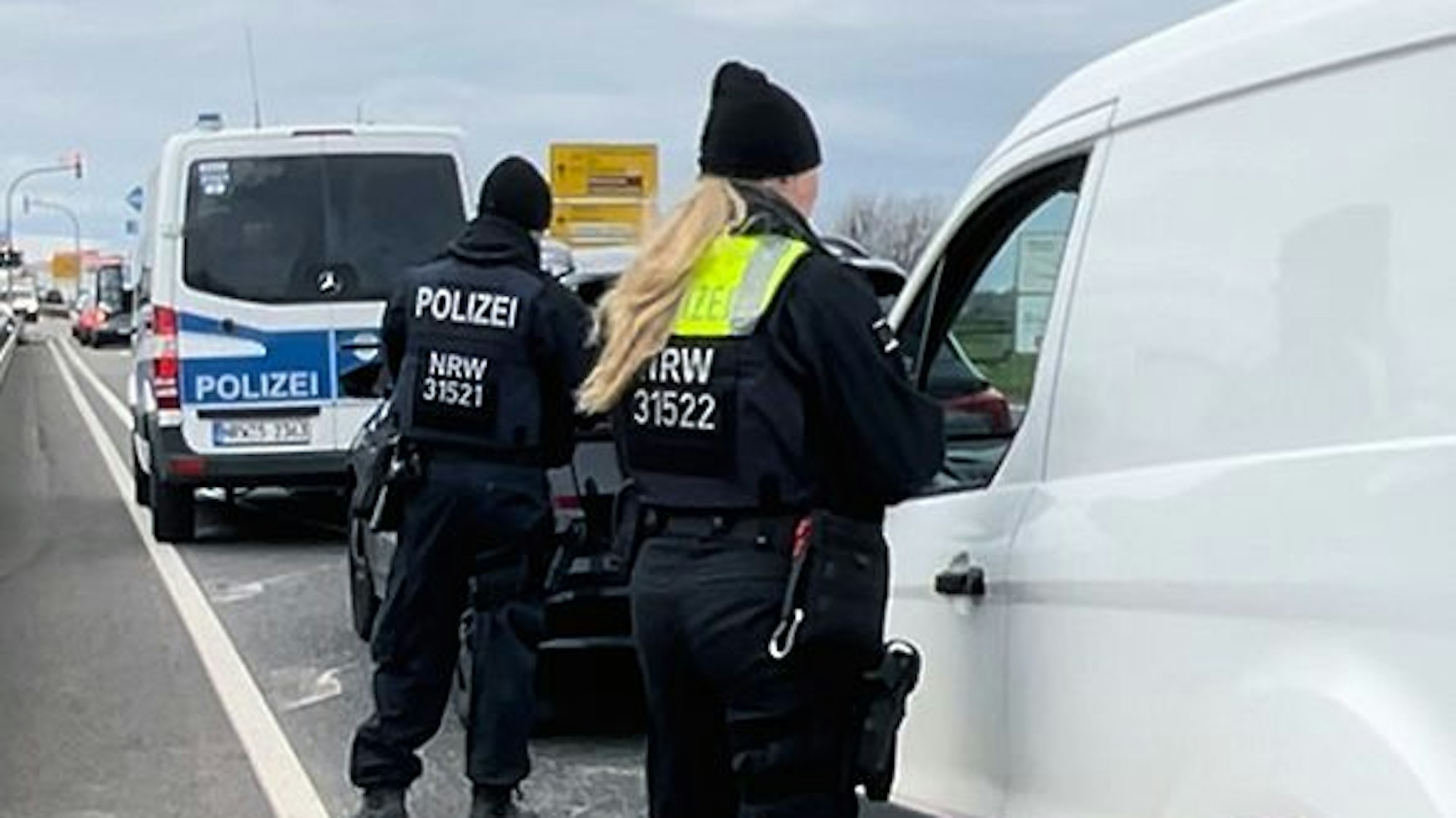 29.02.2024 Die Polizei hat eine größere Kontrollaktion auf der B266 bei Kommern durchgeführt.