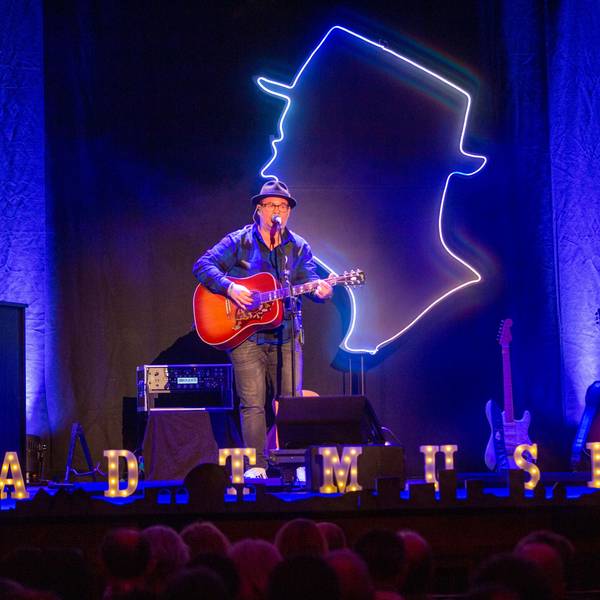 Singender Geschichtenerzähler: Björn Heuser bei der Albumpremiere in der Volksbühne.