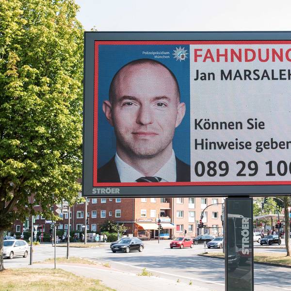 Der frühere Wirecard-Manager wird international gesucht, auch in Deutschland gab es 2020 öffentliche Aufrufe wie hier in Hamburg. (Archivbild)