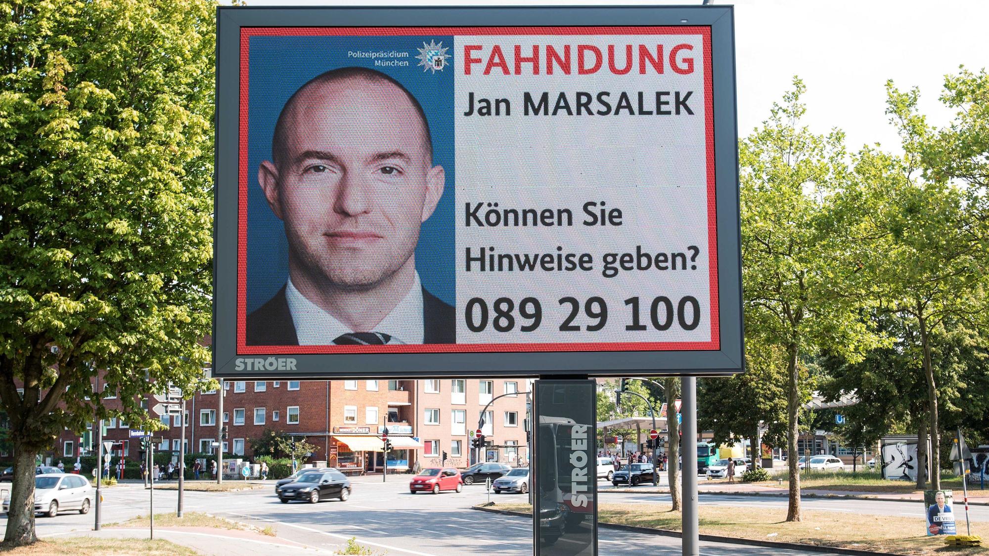 Der frühere Wirecard-Manager wird international gesucht, auch in Deutschland gab es 2020 öffentliche Aufrufe wie hier in Hamburg. (Archivbild)