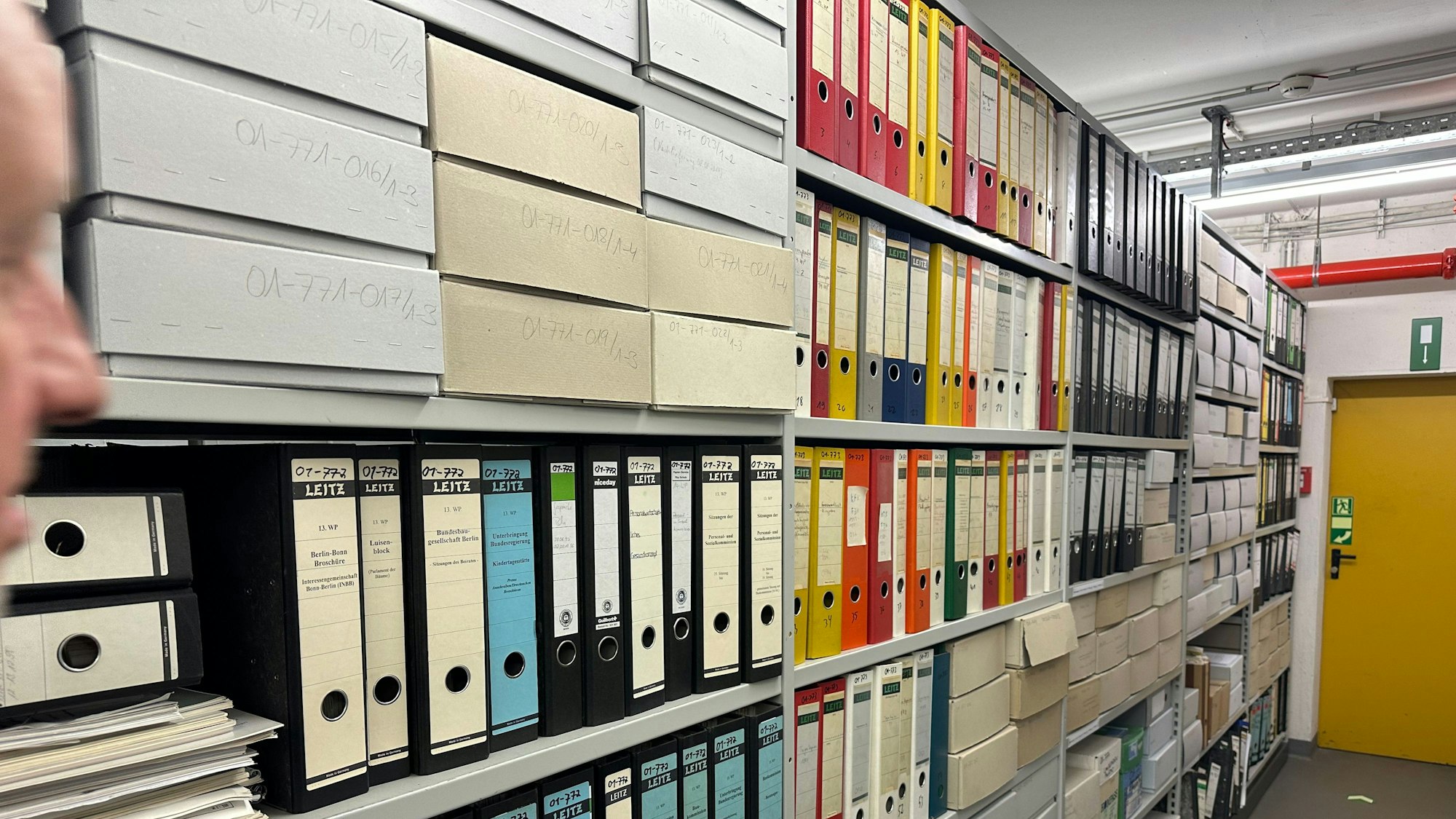 Das Konrad Adenauer Archiv der CDU in Sankt Augustin, die bunten Ordner müssen noch ausgewertet werden.