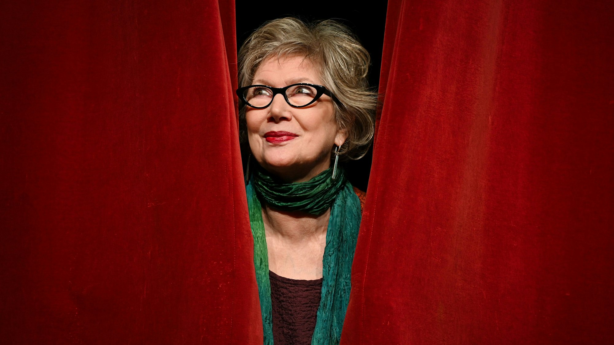 Das Senftöpfchen wird 65, Alexandra Franziska Kassen öffnet den Vorhang.