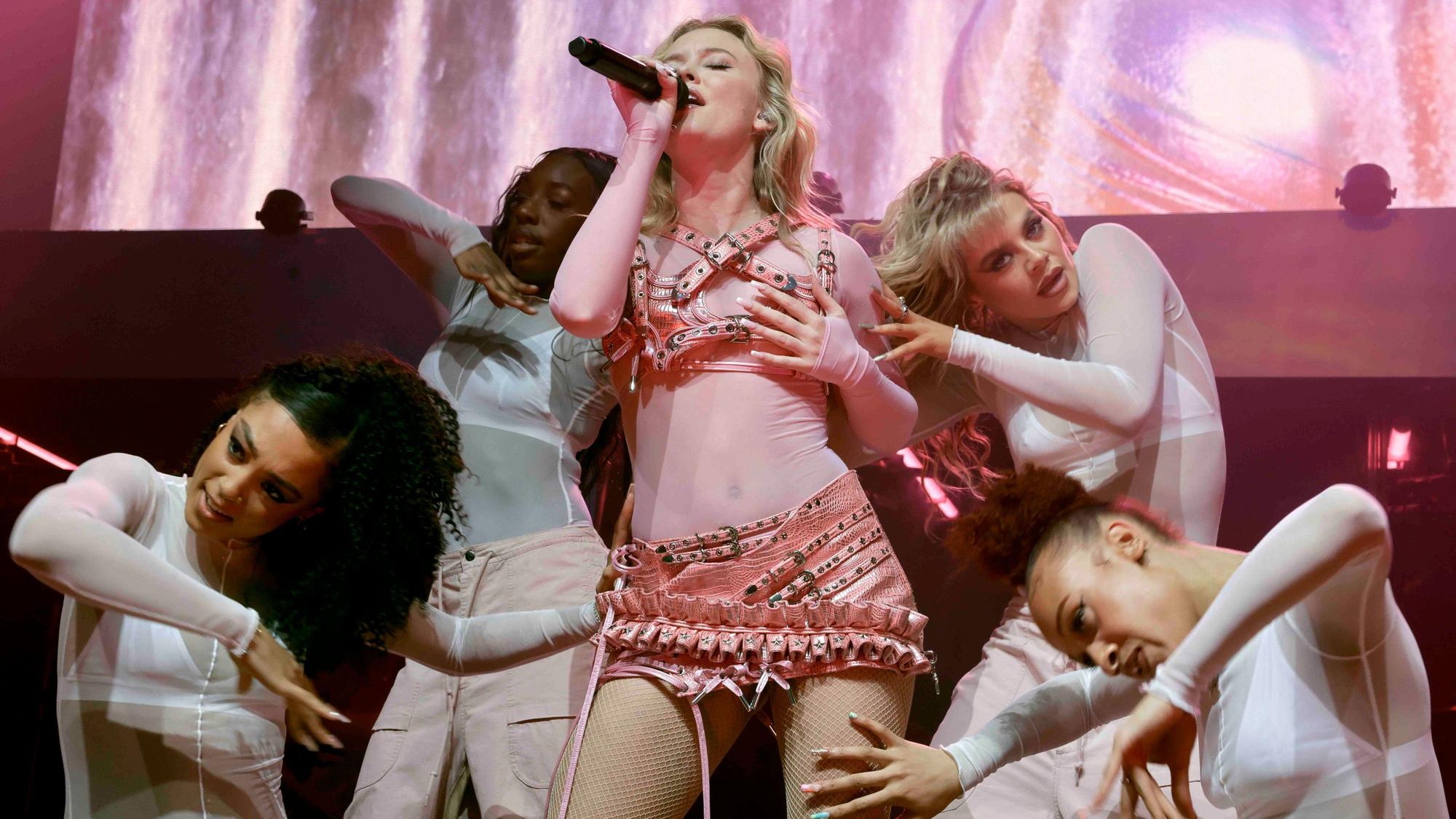 Ausdrucksstarke Performance, zeitlich allerdings deutlich gestrafft: Zara Larsson im Palladium.