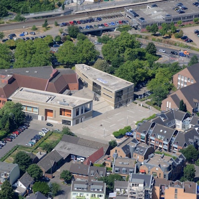 Ein Luftbild einer Stadt.