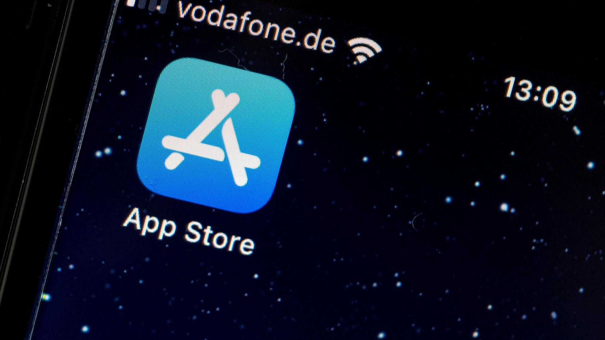 Das Logo des App Stores von Apple ist auf einem Bildschirm zu sehen.