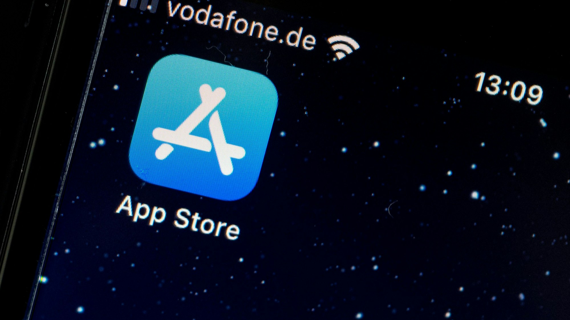 Das Logo des App Stores von Apple ist auf einem Bildschirm zu sehen.