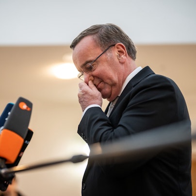 Boris Pistorius (SPD), Verteidigungsminister, gibt ein Pressestatement zu der Diskussion nach der Veröffentlichung eines Mitschnitts eines Gesprächs von deutschen Offizieren, zu Taurus-Marschflugkörpern, durch eine russische Propagandistin.