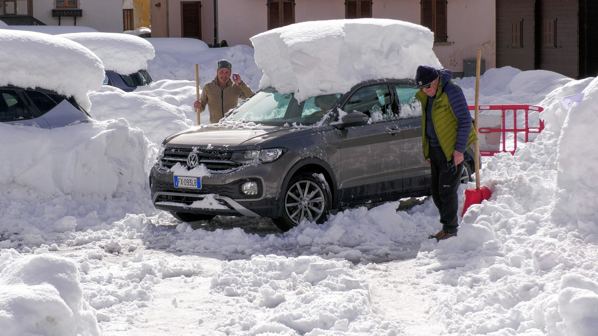 In Norditalien wie hier in Macugnaga ist am Sonntag und Montag (3. und 4. März) viel Neuschnee gefallen. Die Lawinengefahr ist hoch.