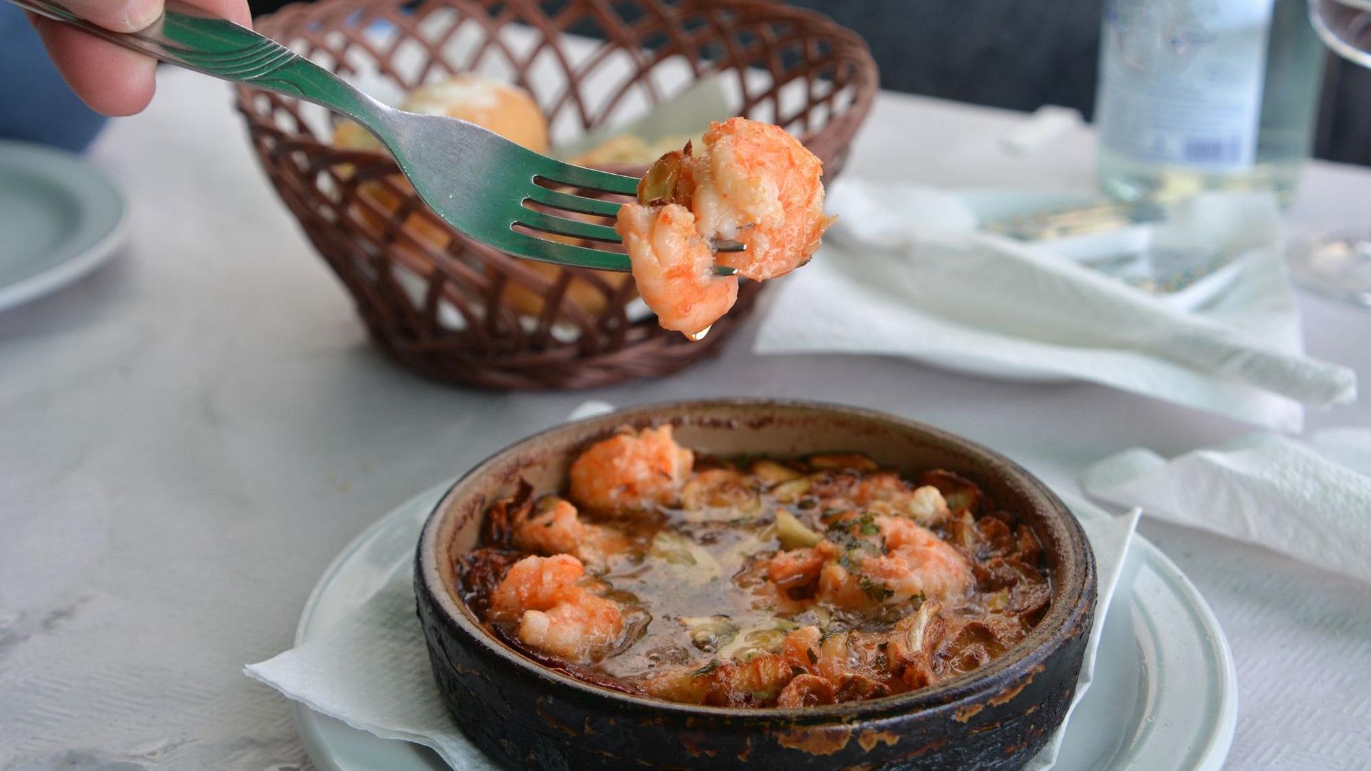 Ein Tapas-Klassiker: Gambas al ajillo. (Symbolbild)