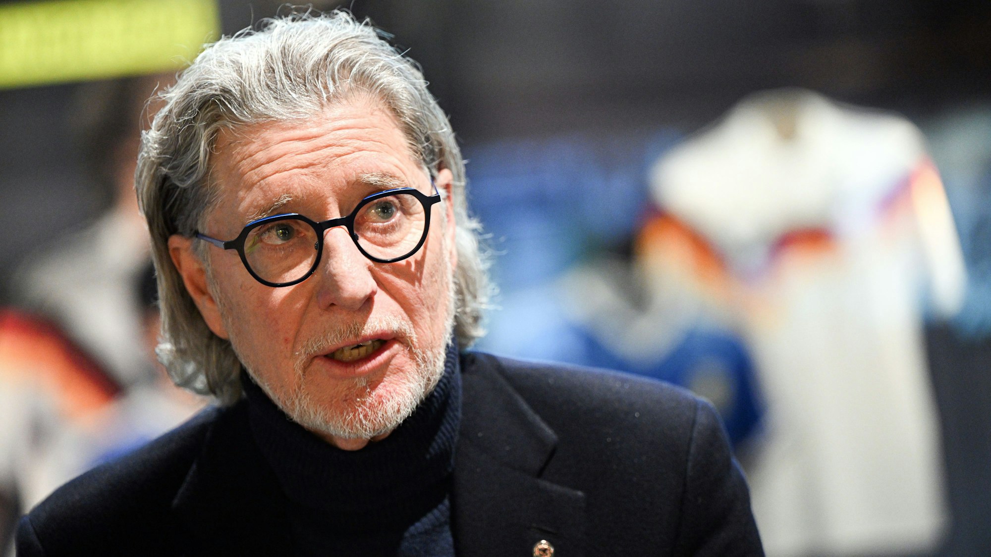 Der frühere Fußball-Nationaltorwart Toni Schumacher feiert seinen 70. Geburtstag.