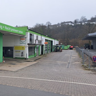 Die Tankstelle der Raiffeisen-Warengenossenschaft an der Bahnstraße in Wipperfürth.