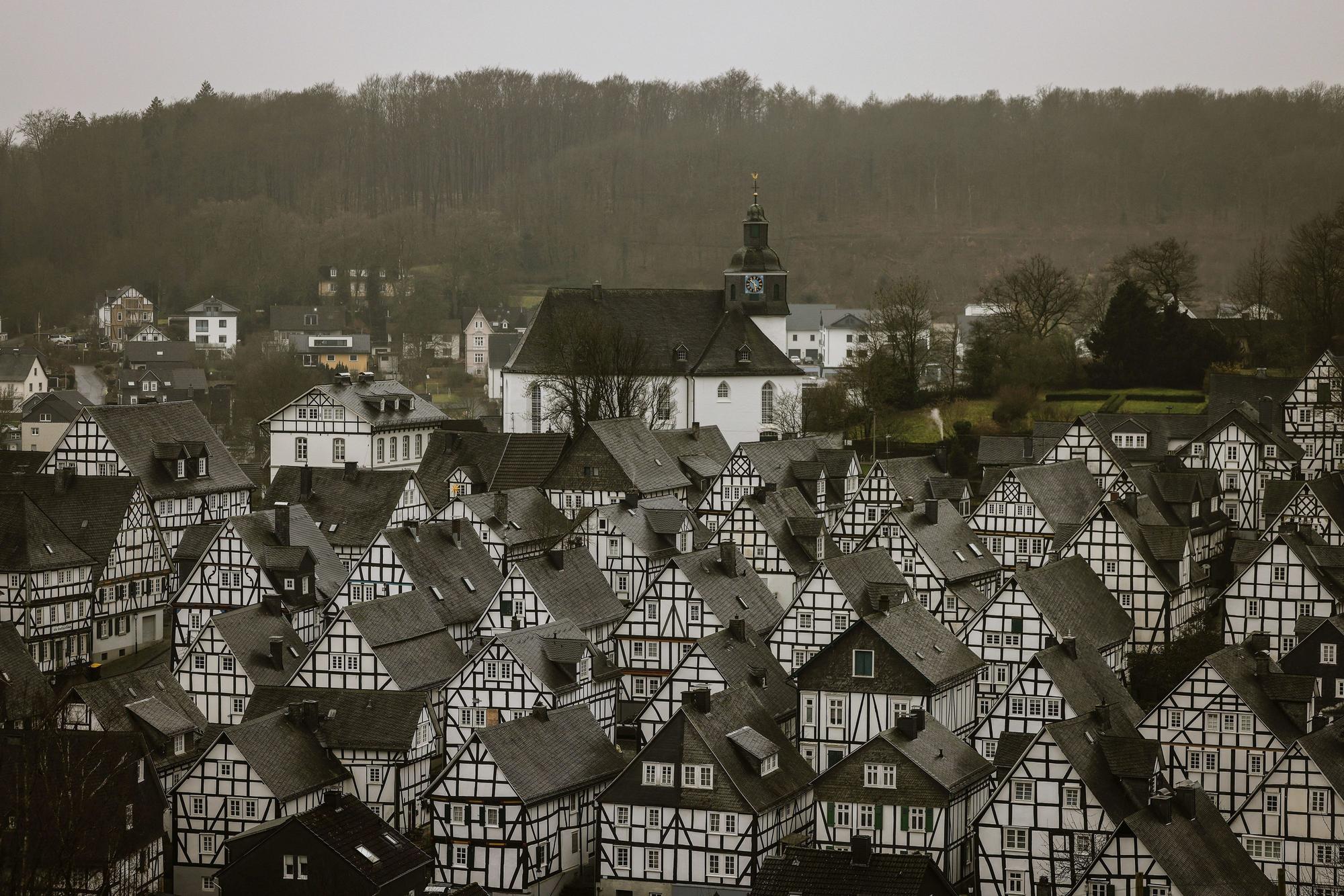 Die zwölf Jahre alte Schülerin Luise war im März 2023 erstochen worden. Zwei strafunmündige Mädchen hatten die Tat gestanden.