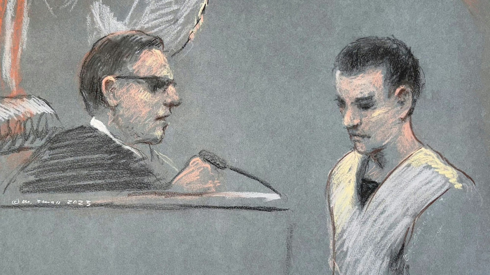 Diese künstlerische Darstellung zeigt Jack Teixeira (r), Militärangehöriger und Verdächtiger in einem US-Geheimdienstskandal, bei seinem Erscheinen vor dem US-Bezirksgericht in Boston.