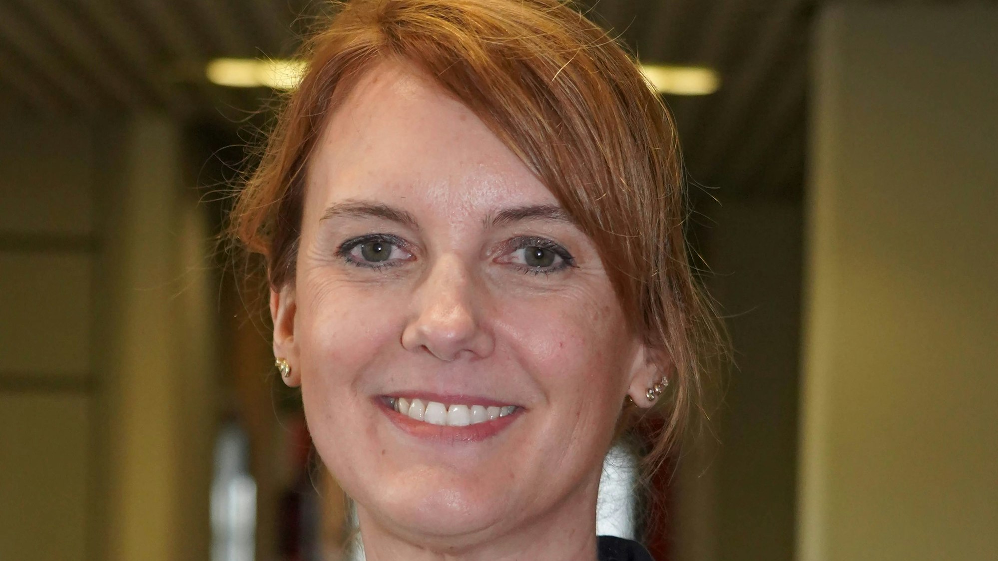 Auf dem Bild ist ein Portrait der Kämmerin Gudrun van Cleef zu sehen.