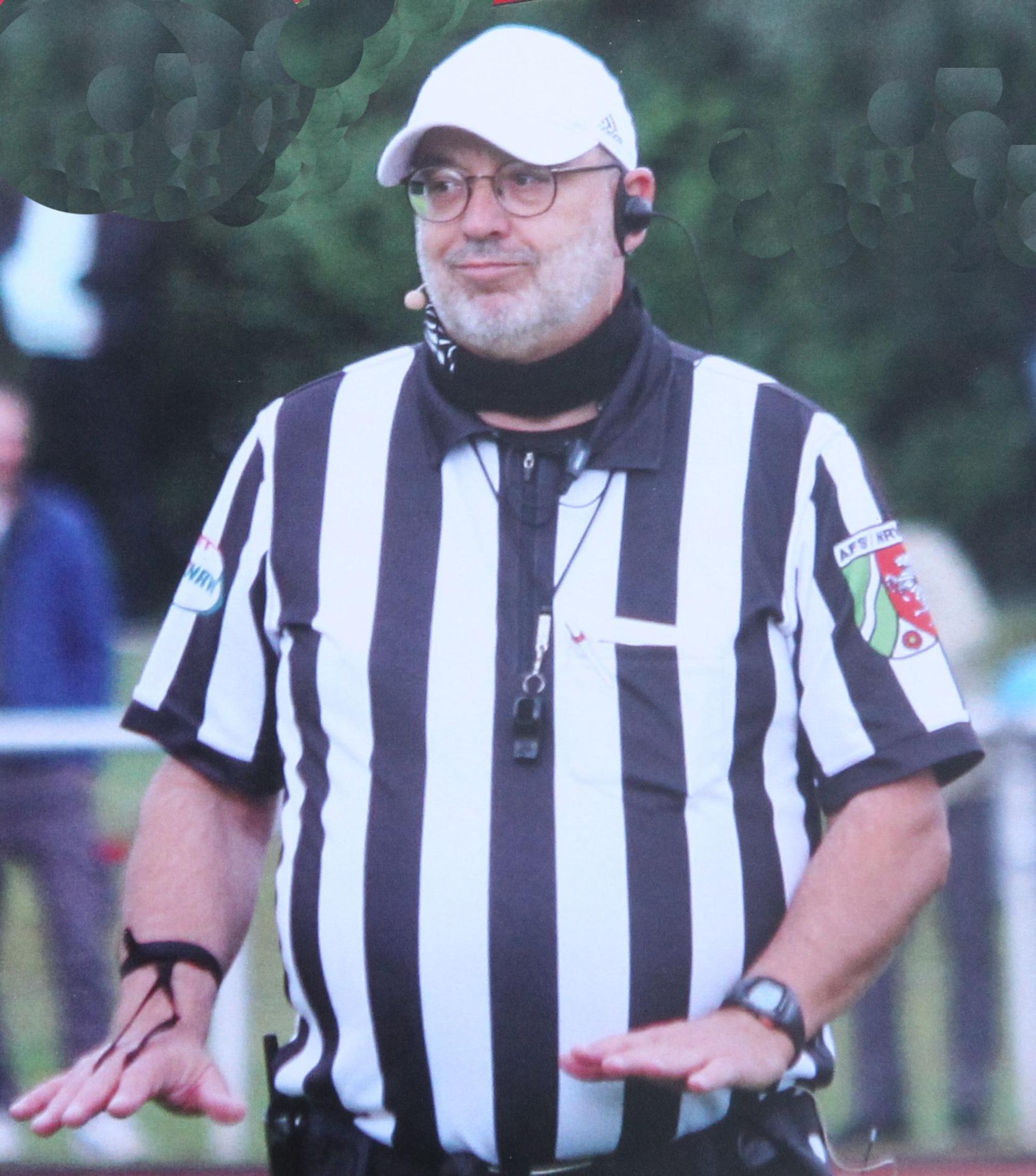 Heinz Sauer kam auf über 1100 Spiele als Football Schiedsrichter.