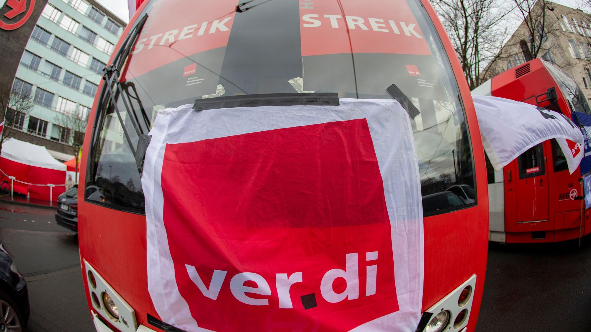 Zum 1. Juli sollten die Ticketpreise im Verkehrsverbund Rhein-Sieg um 10,4 Prozent angehoben werden. Nun soll darauf verzichtet werden.