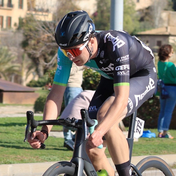 Julian Borresch auf dem Rennrad.