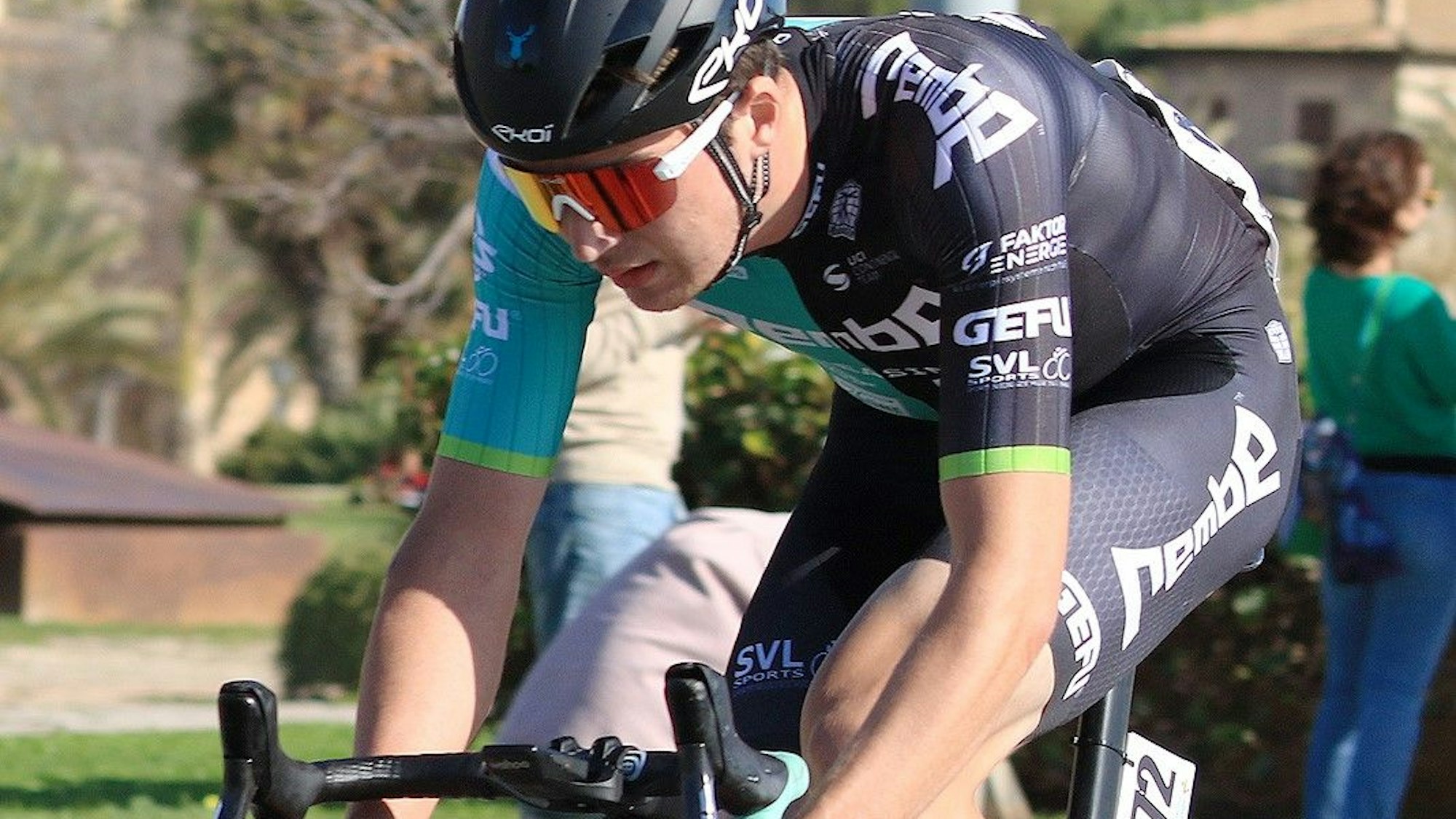 Julian Borresch auf dem Rennrad.