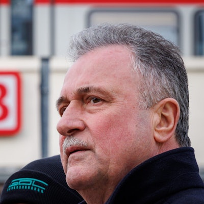 Claus Weselsky, Bundesvorsitzender der GDL, während einer früheren Kundgebung. Bei der Deutschen Bahn stehen erneut Streiks an.