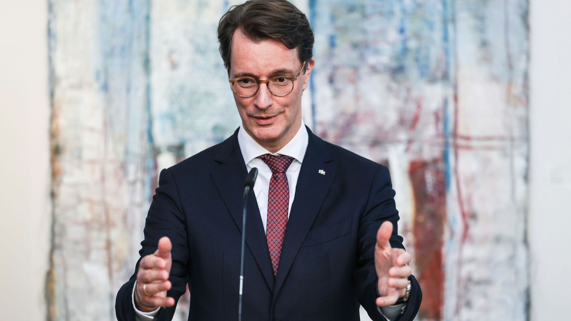 Hendrik Wüst (l, CDU) Ministerpräsident von Nordrhein-Westfalen