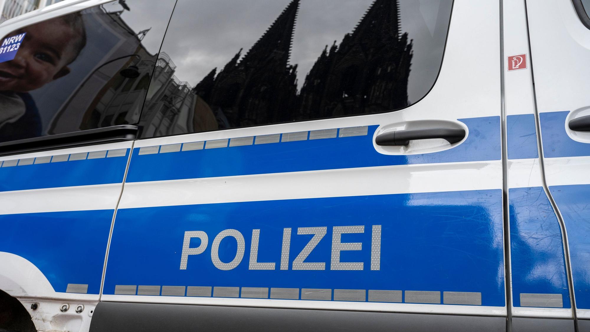 Ein Streifenwagen der Polizei.